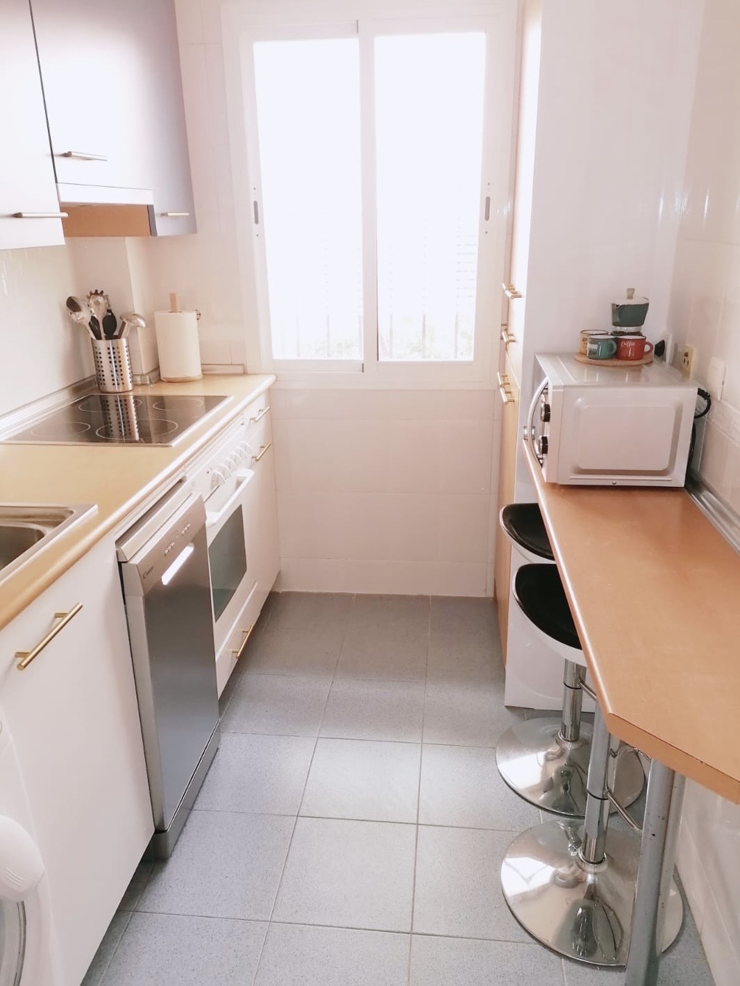 SE ALQUILA DE 21.9.26-30.6.27 PRECIOSO APARTAMENTO  TIPO ADOSADO EN NUEVA TORREQUEBRADA  (BENALMADENA)