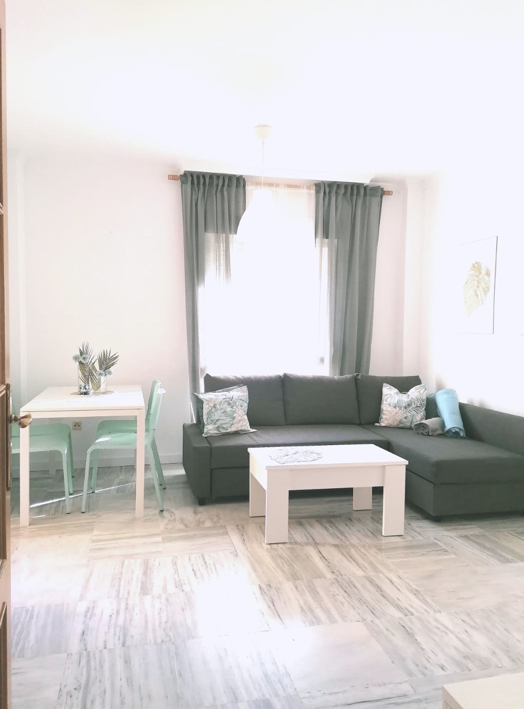 SE ALQUILA DE 21.9.26-30.6.27 PRECIOSO APARTAMENTO  TIPO ADOSADO EN NUEVA TORREQUEBRADA  (BENALMADENA)