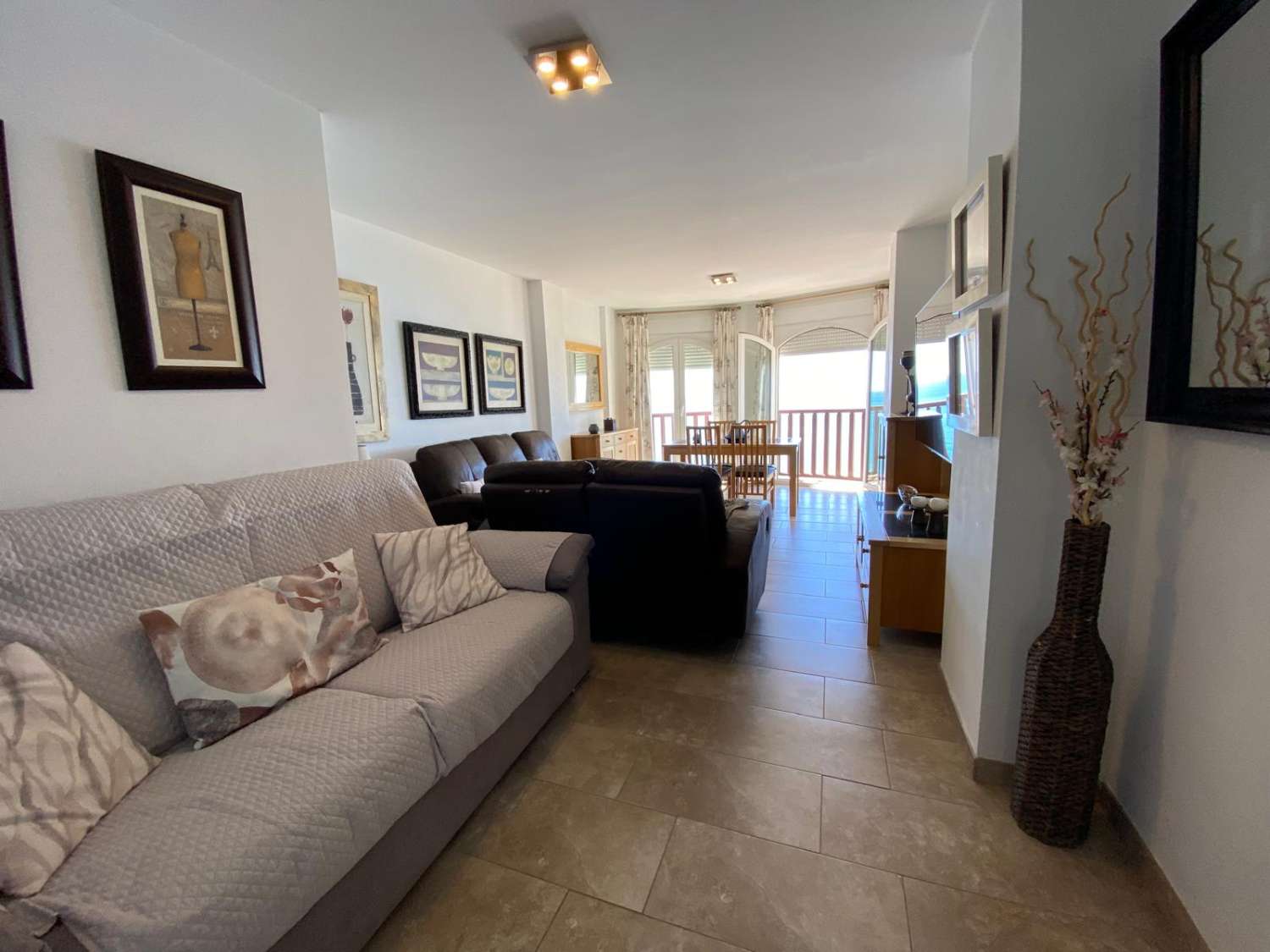 Magnifique appartement à vendre avec vue sur la mer dans la zone de la plage de la 1ère ligne Carvajal (Benalmadena)