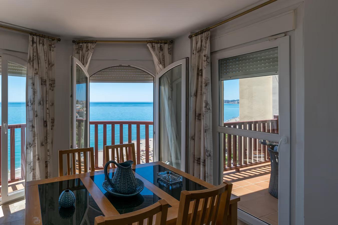 Magnifique appartement à vendre avec vue sur la mer dans la zone de la plage de la 1ère ligne Carvajal (Benalmadena)