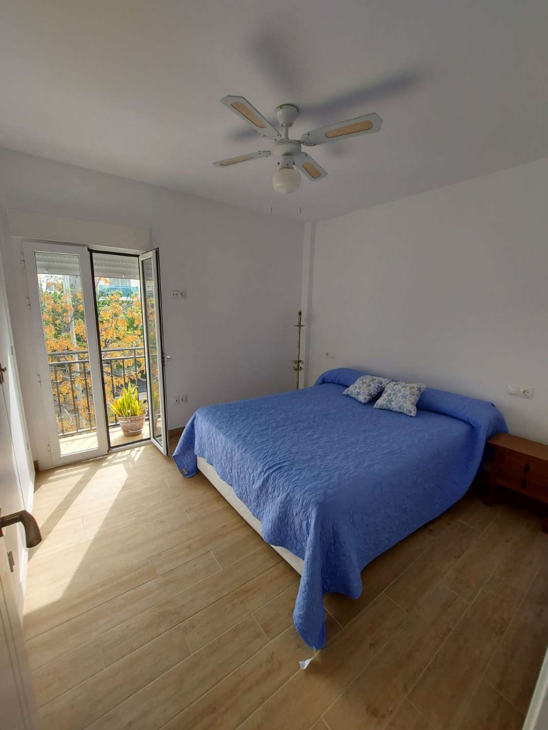 MEDIA TEMPORADA . SE ALQUILA DE 01.09.26-31.05.27 BONITO APARTAMENTO EN PLAYAMAR (TORREMOLINOS )