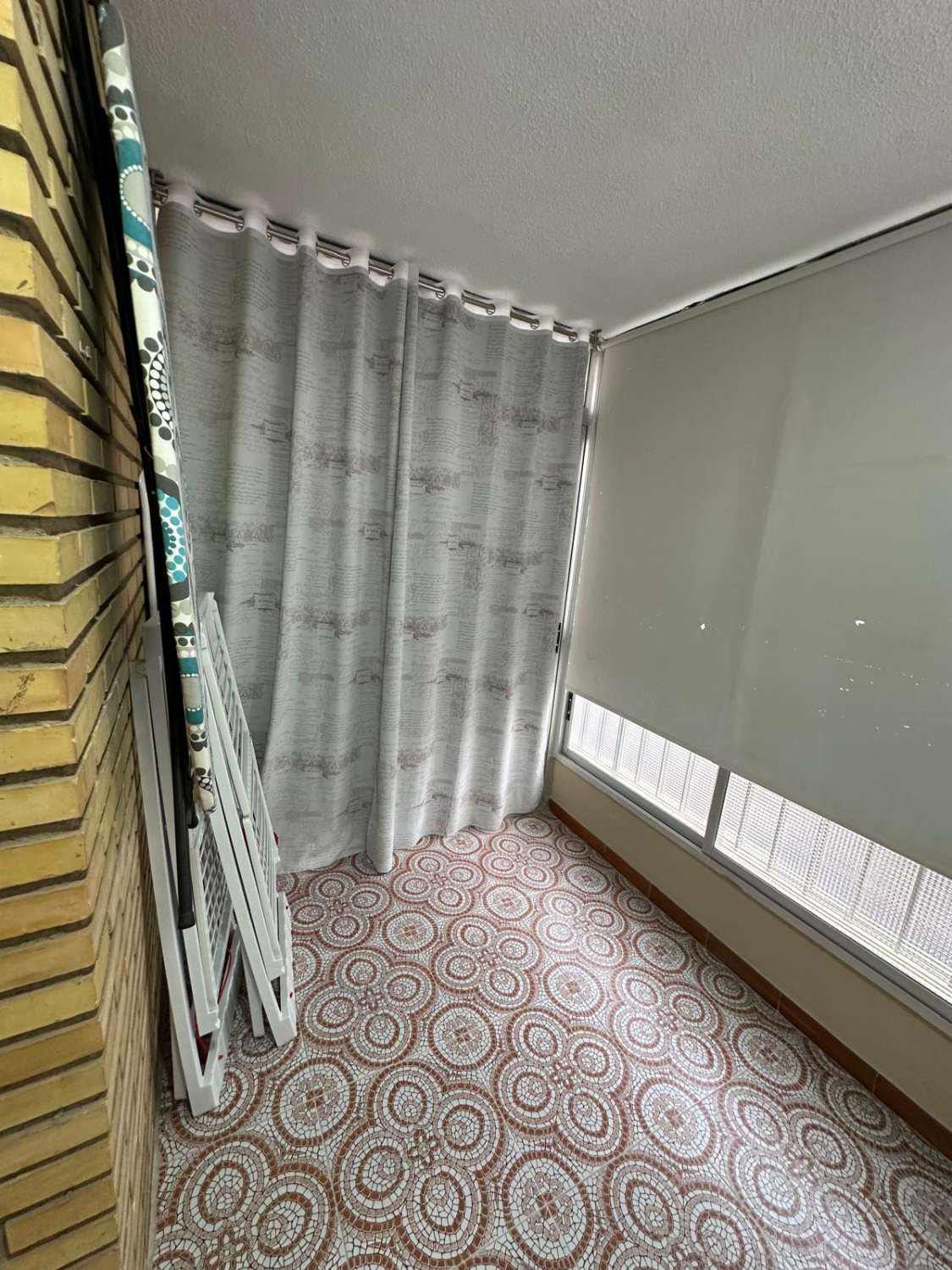 SE ALQUILA DESDE 1.9.26.-30.6.27  MAGNIFICO  APARTAMENTO EN 1ª LINEA CON PRECIOSAS VISTAS AL MAR  EN FUENGIROLA