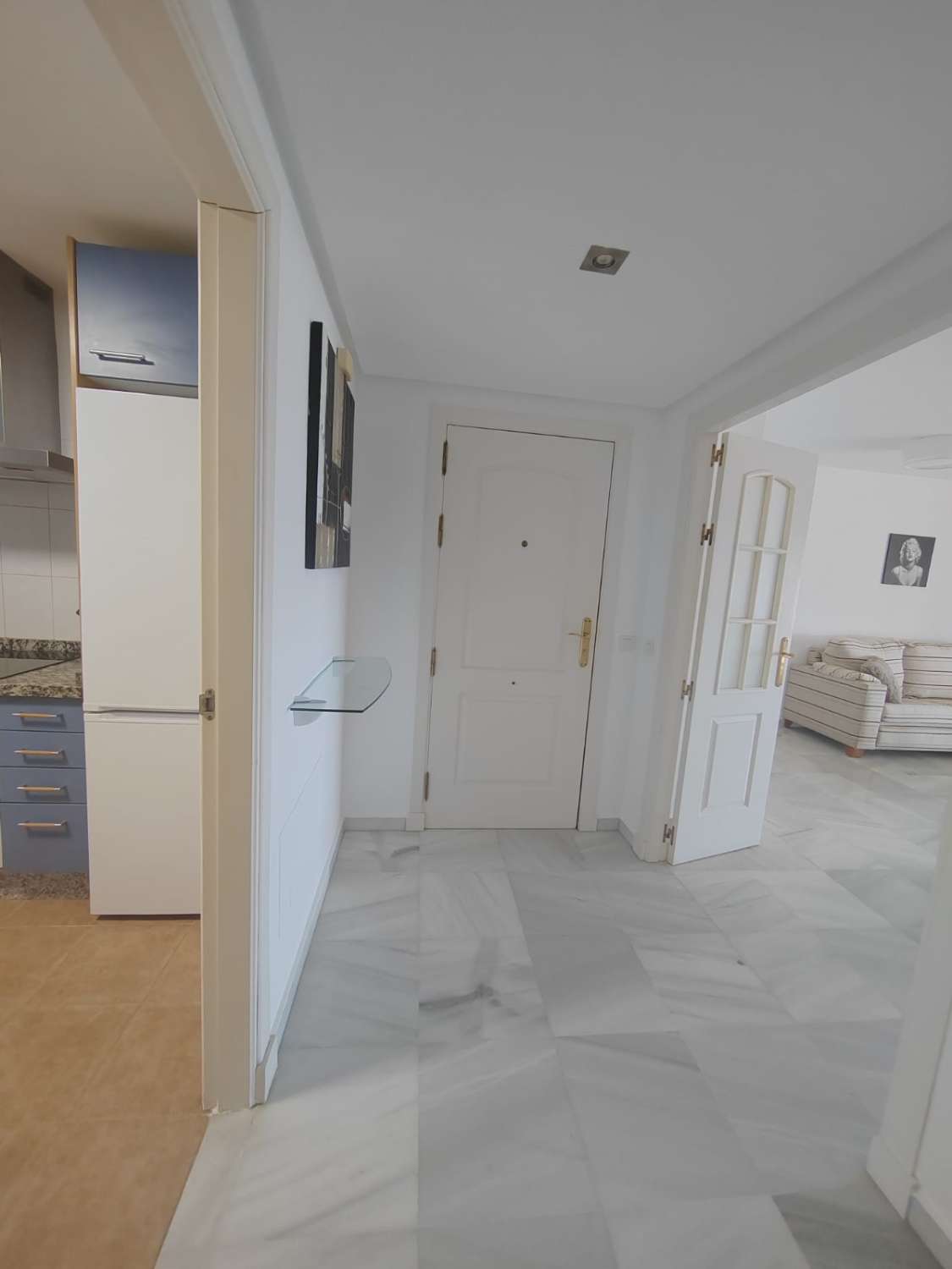 MEDIA TEMPORADA SE ALQUILA DESDE 01.09.26 - 30.6.27 BONITO APARTAMENTO CON VISTAS AL MAR  EN BENALMADENA