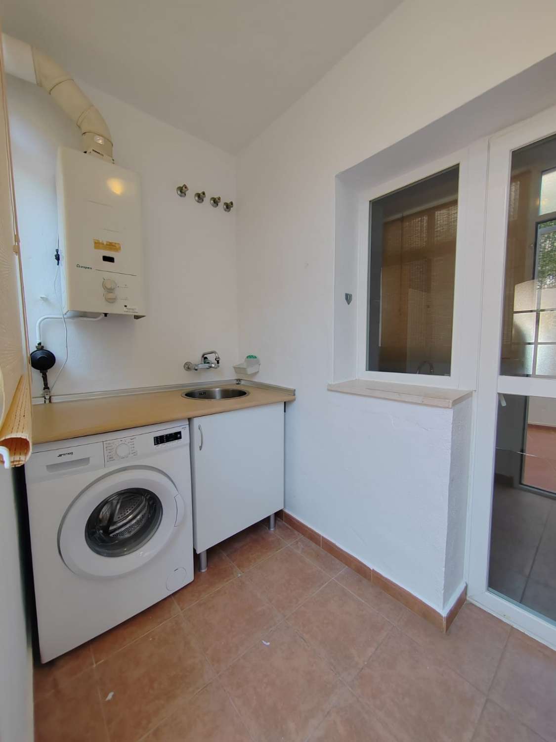 MEDIA TEMPORADA SE ALQUILA DESDE 01.09.26 - 30.6.27 BONITO APARTAMENTO CON VISTAS AL MAR  EN BENALMADENA