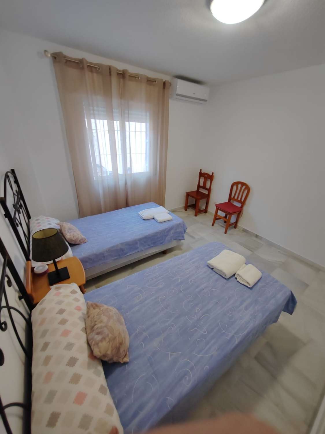 MEDIA TEMPORADA SE ALQUILA DESDE 01.09.26 - 30.6.27 BONITO APARTAMENTO CON VISTAS AL MAR  EN BENALMADENA