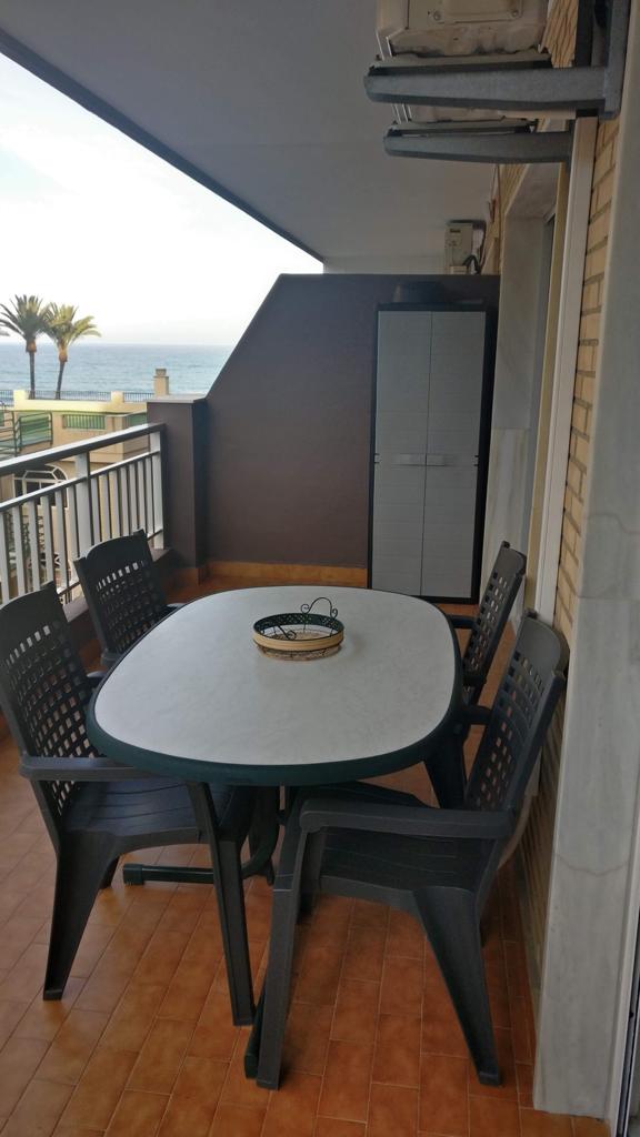 SE ALQUILA desde 1/09/2026- 30/06/27 MAGNIFICO APARTAMENTO CON VISTAS AL MAR EN 1ª LINEA DE PLAYA  EN LOS BOLICHES