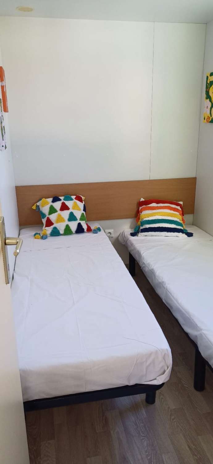 SE ALQUILA  DESDE AHORA HASTA  31.05.26 Y DESDE 01/09/2026-30/06/2027 BUNGALOW DE FIBRA EN ZONA PINARES DE SAN ANTON (ALHAURIN)