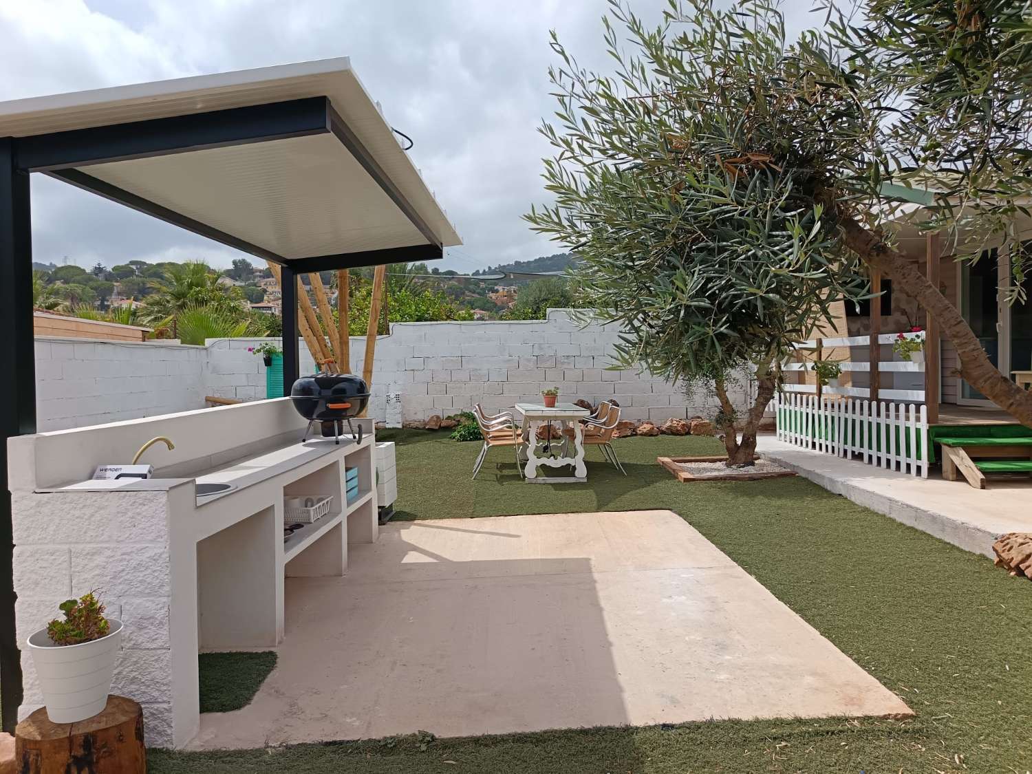 SE ALQUILA  DESDE AHORA HASTA  31.05.26 Y DESDE 01/09/2026-30/06/2027 BUNGALOW DE FIBRA EN ZONA PINARES DE SAN ANTON (ALHAURIN)