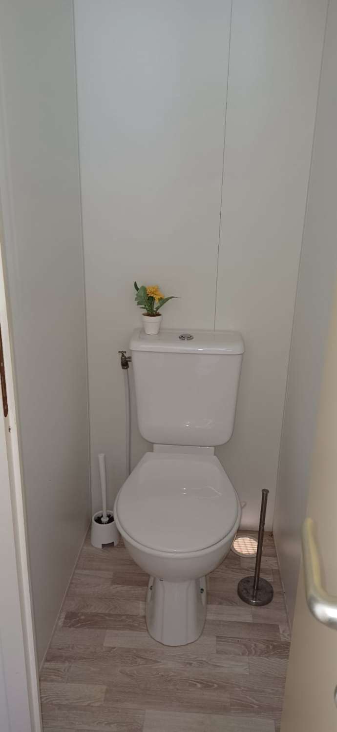 SE ALQUILA  DESDE AHORA HASTA  31.05.26 Y DESDE 01/09/2026-30/06/2027 BUNGALOW DE FIBRA EN ZONA PINARES DE SAN ANTON (ALHAURIN)