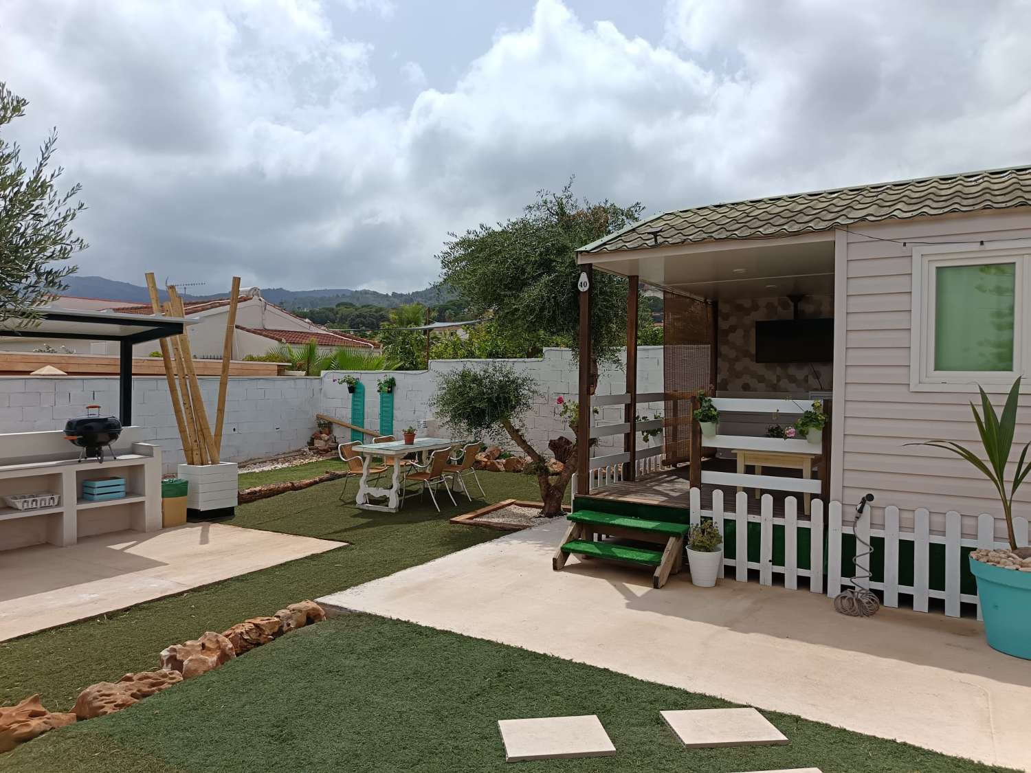 SE ALQUILA  DESDE AHORA HASTA  31.05.26 Y DESDE 01/09/2026-30/06/2027 BUNGALOW DE FIBRA EN ZONA PINARES DE SAN ANTON (ALHAURIN)