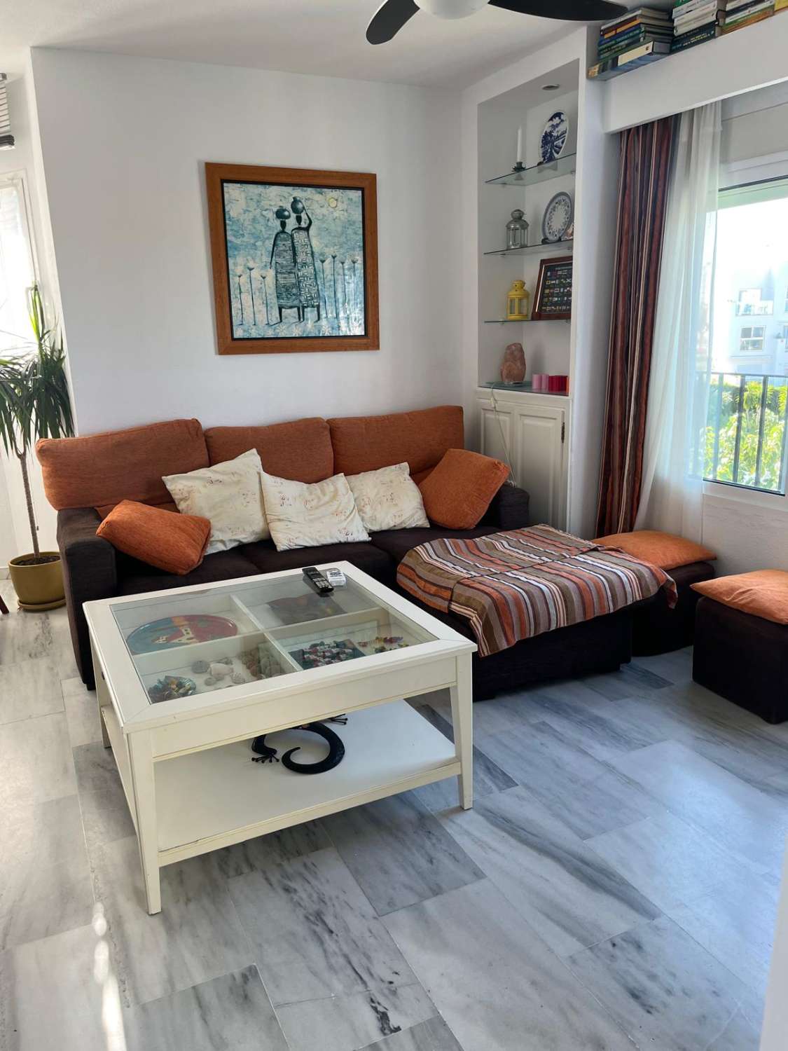 MEDIA TEMPORADA . SE ALQUILA DESDE 1.9.26-30.6.27  BONITO ATICO  DUPLEX EN BENALMADENA CON VISTAS AL MAR