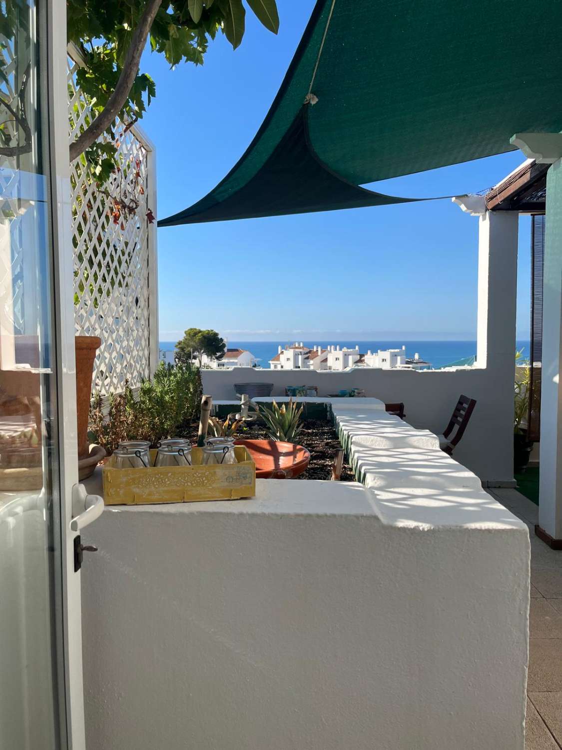 MEDIA TEMPORADA . SE ALQUILA DESDE 1.9.26-30.6.27  BONITO ATICO  DUPLEX EN BENALMADENA CON VISTAS AL MAR