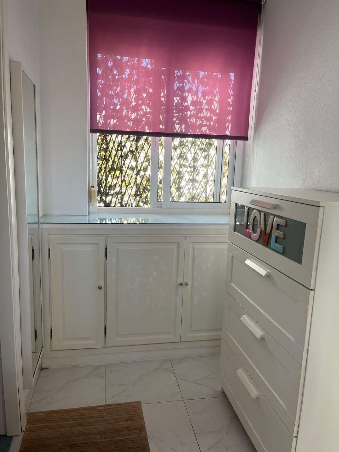 MEDIA TEMPORADA . SE ALQUILA DESDE 1.9.26-30.6.27  BONITO ATICO  DUPLEX EN BENALMADENA CON VISTAS AL MAR