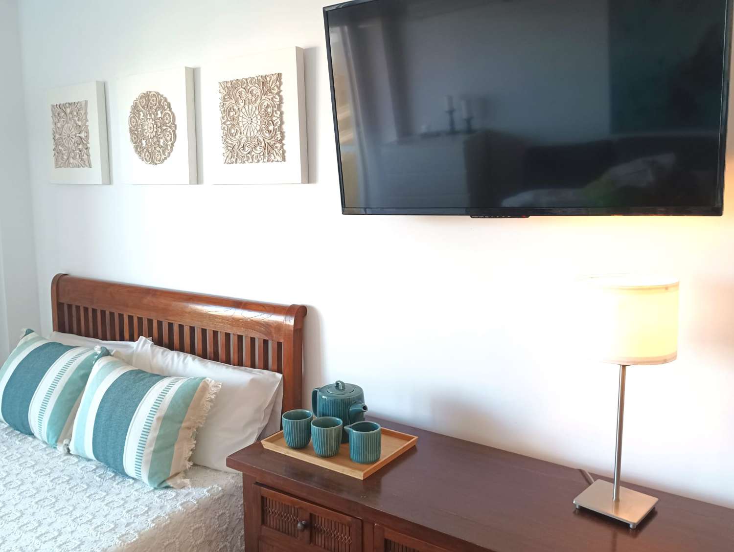 SE ALQUILA HASTA  30.04.2026 Y DESDE 01/09/2026-30/06/2027  CON VISTAS AL MAR (TORREMOLINOS)