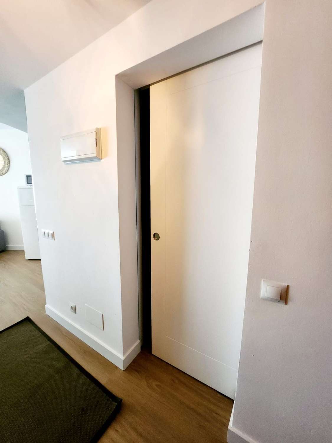 media temporada . Se alquila desde 01/09/26- 30/06/27 bonito estudio con vistas al mar en La Colina (Torremolinos)