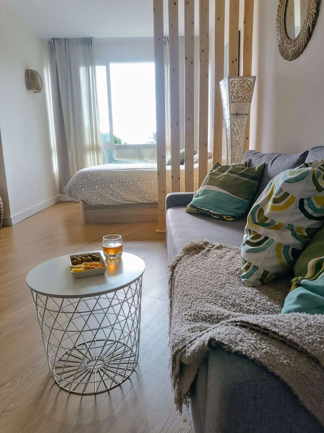 media temporada . Se alquila desde 01/09/26- 30/06/27 bonito estudio con vistas al mar en La Colina (Torremolinos)