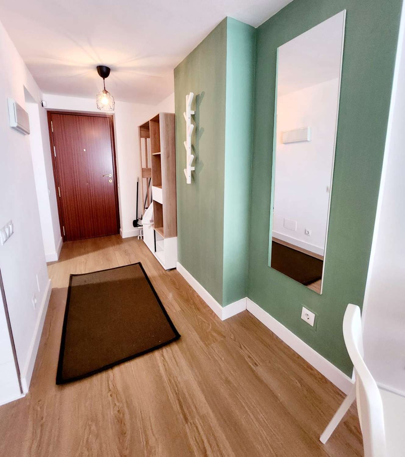 media temporada . Se alquila desde 01/09/26- 30/06/27 bonito estudio con vistas al mar en La Colina (Torremolinos)