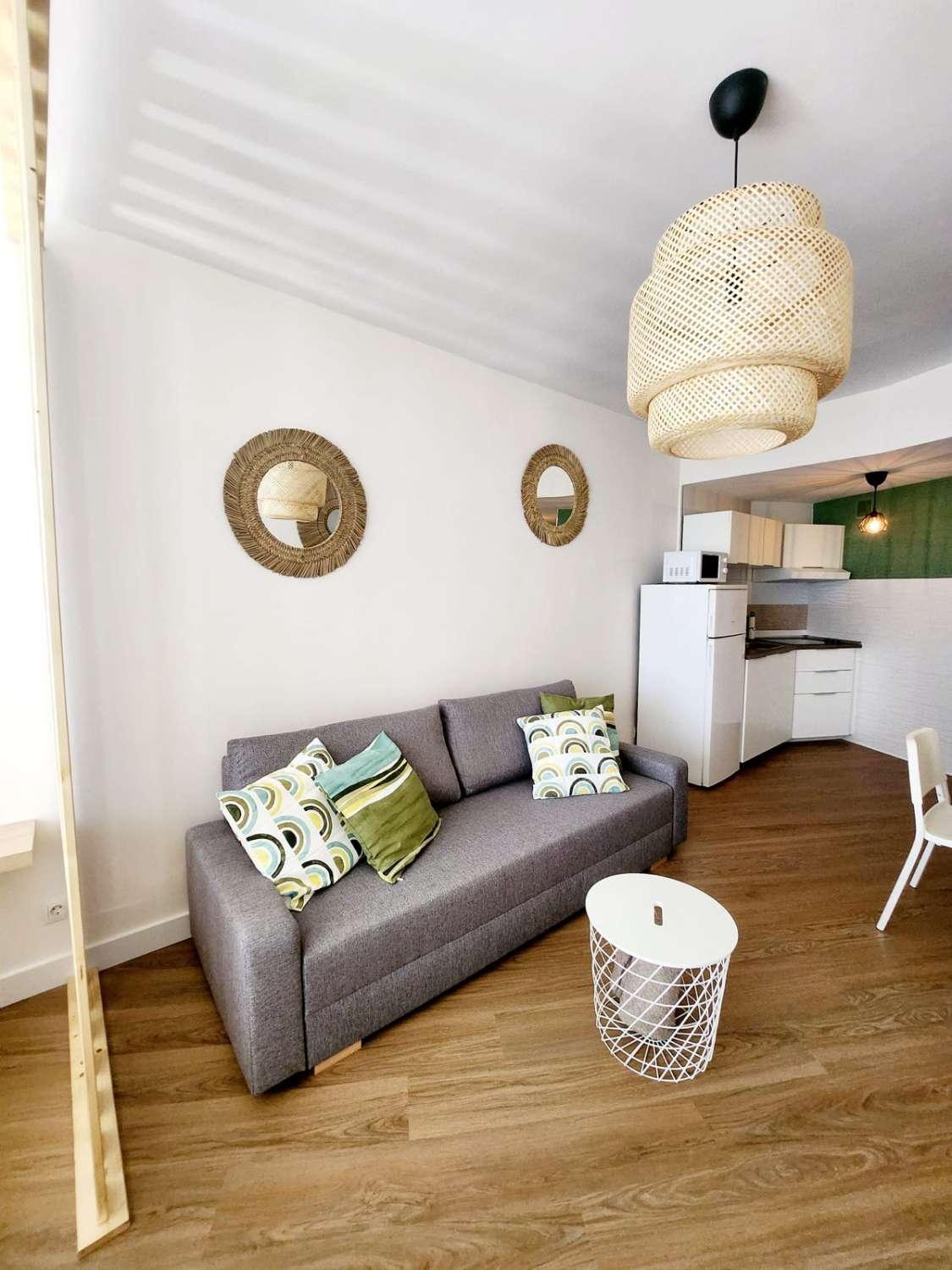 media temporada . Se alquila desde 01/09/26- 30/06/27 bonito estudio con vistas al mar en La Colina (Torremolinos)