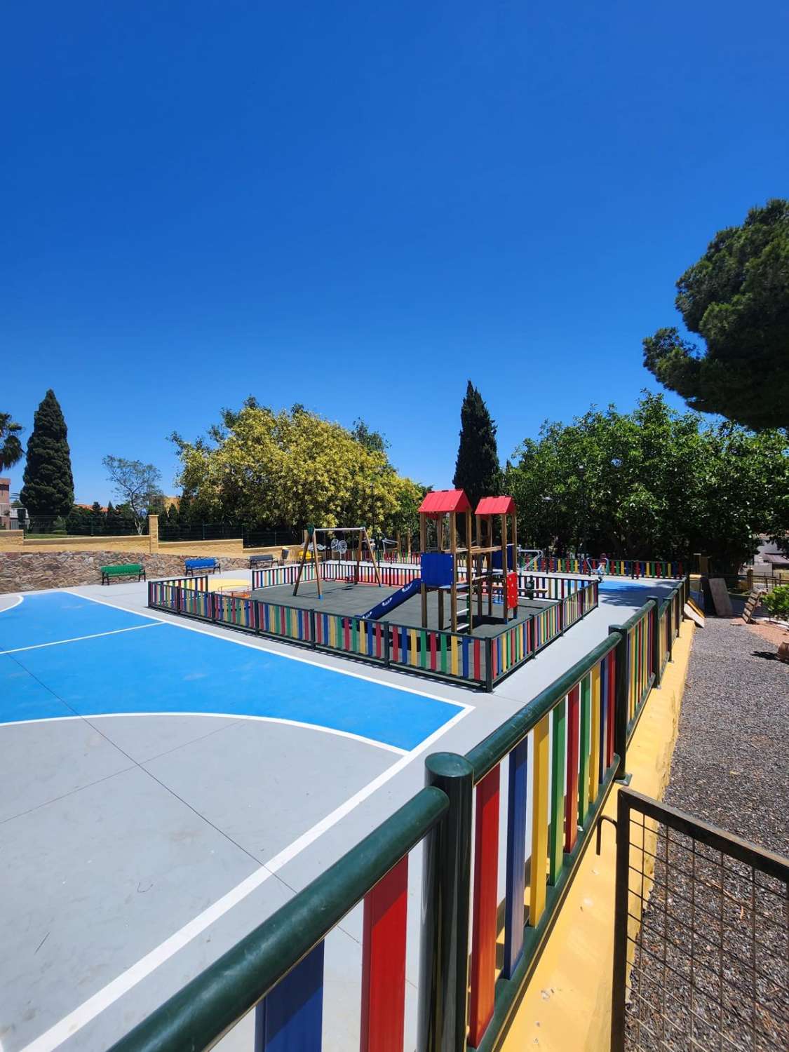 media temporada . Se alquila desde 01/09/26- 30/06/27 bonito estudio con vistas al mar en La Colina (Torremolinos)