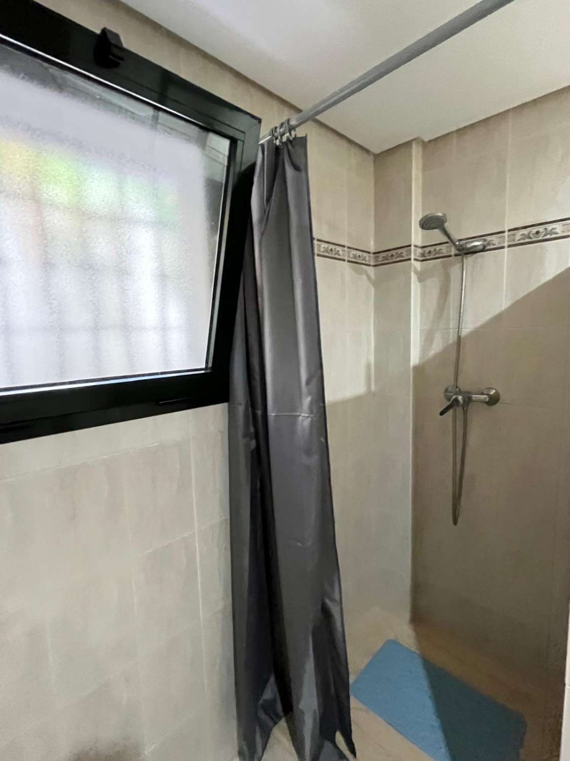 Se alquila desde 1.9.26-30.6.27 bonito apartamento en Benalmádena