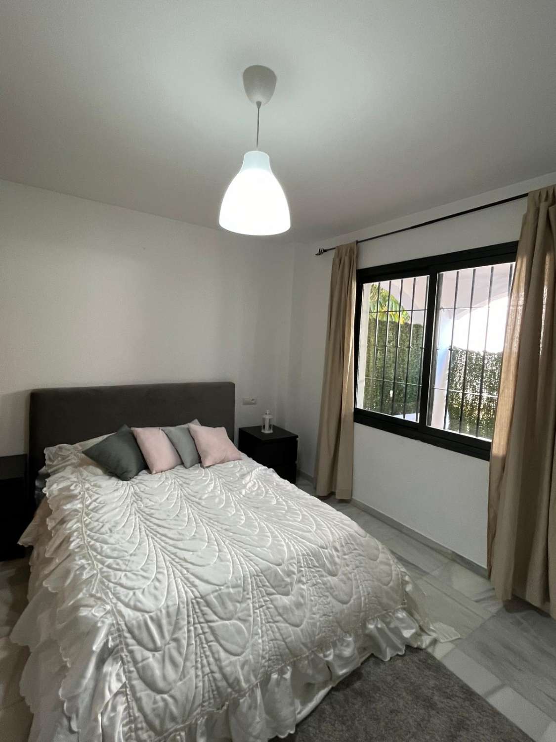 Se alquila desde 1.9.26-30.6.27 bonito apartamento en Benalmádena