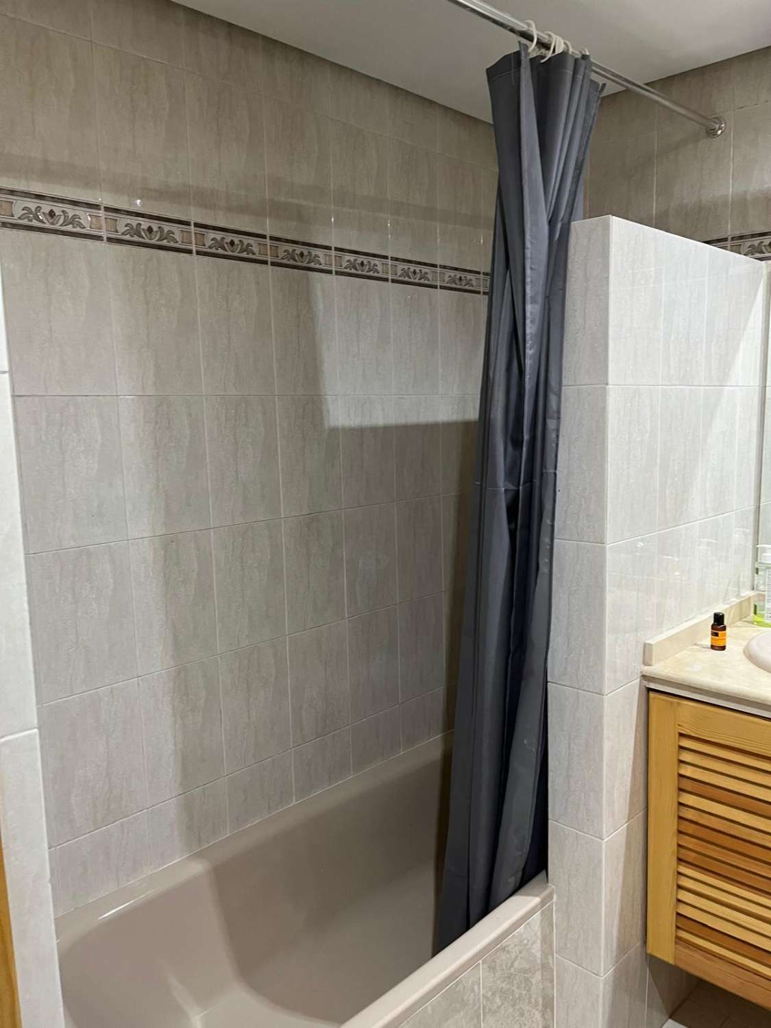 Se alquila desde 1.9.26-30.6.27 bonito apartamento en Benalmádena