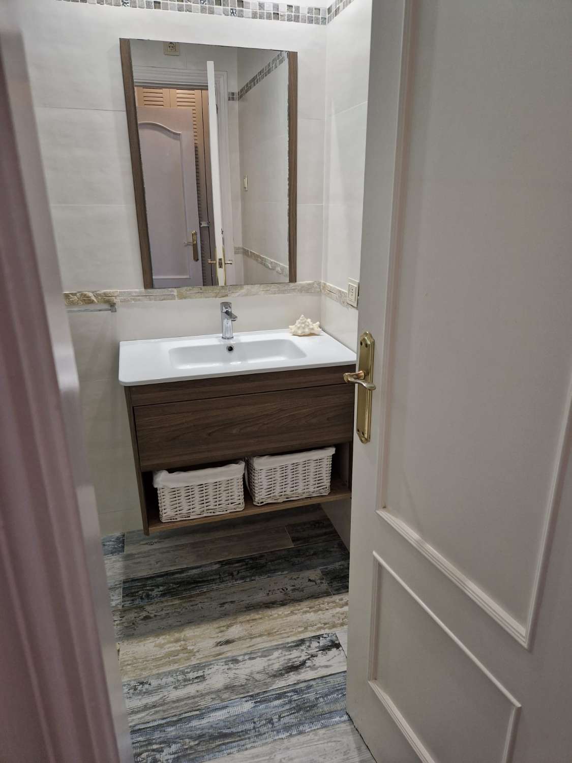 SE ALQUILA  DESDE  AHORA AL 30.5.26 y  DESDE 15/10/26 -30/5/27  BONITO ATICO EN MIJAS COSTA