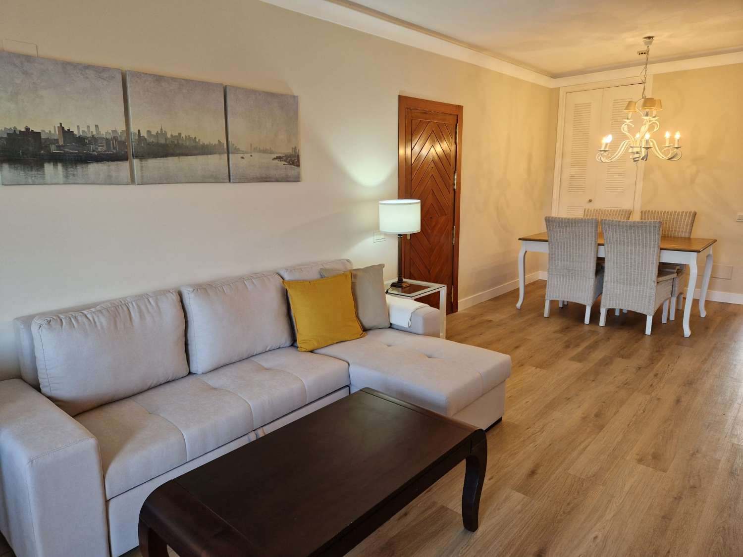 SE ALQUILA  DESDE  AHORA AL 30.5.26 y  DESDE 15/10/26 -30/5/27  BONITO ATICO EN MIJAS COSTA