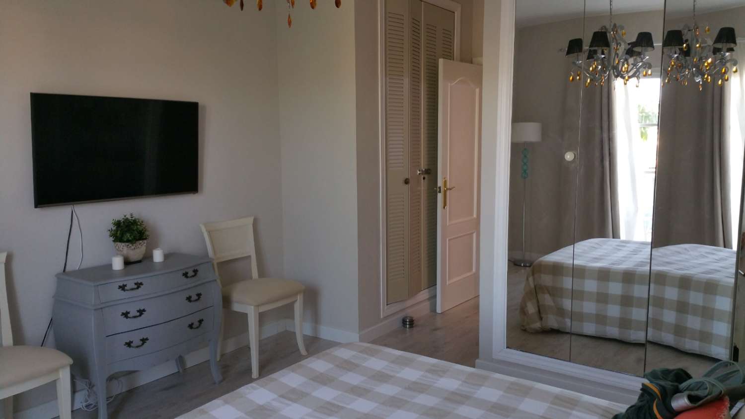 SE ALQUILA  DESDE  AHORA AL 30.5.26 y  DESDE 15/10/26 -30/5/27  BONITO ATICO EN MIJAS COSTA