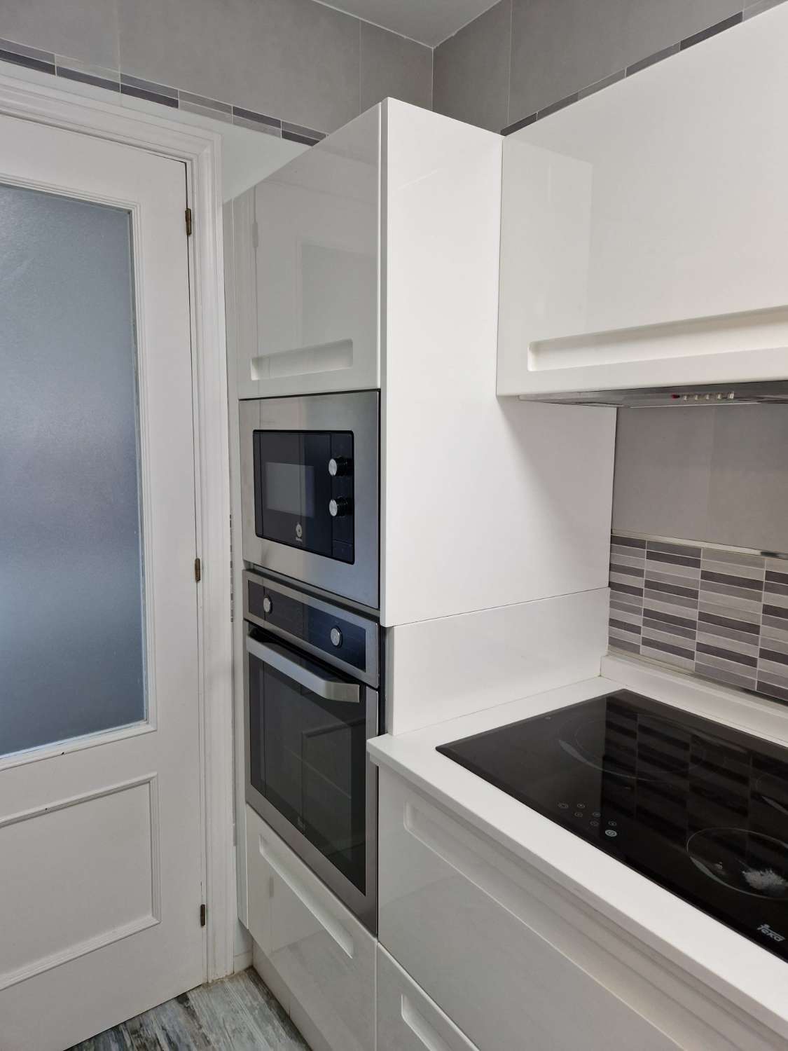 SE ALQUILA  DESDE  AHORA AL 30.5.26 y  DESDE 15/10/26 -30/5/27  BONITO ATICO EN MIJAS COSTA