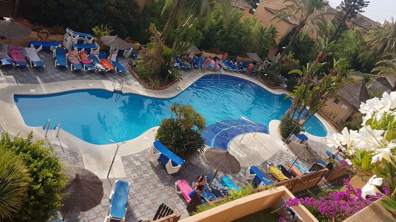 SE ALQUILA  DESDE  AHORA AL 30.5.26 y  DESDE 15/10/26 -30/5/27  BONITO ATICO EN MIJAS COSTA