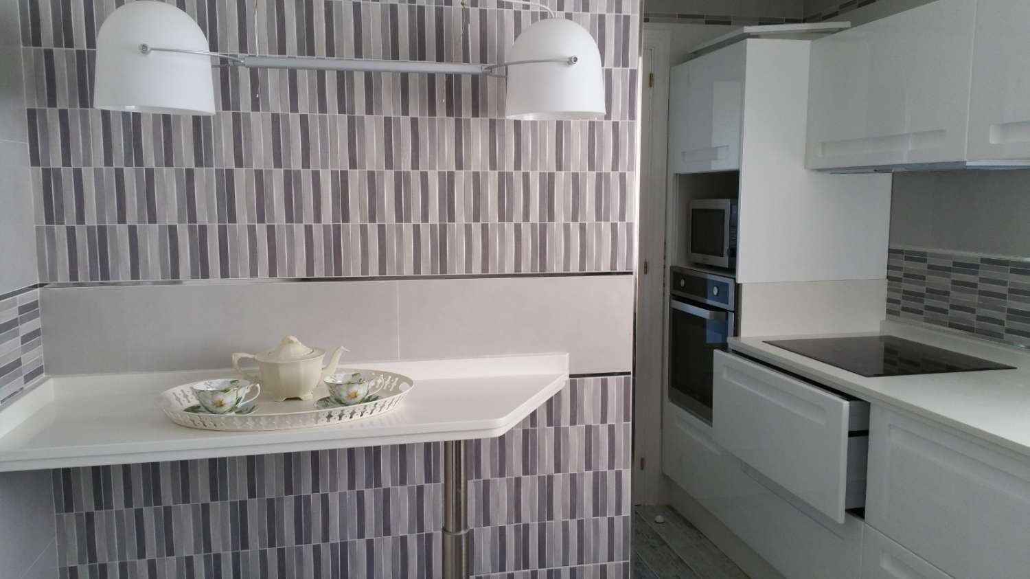 SE ALQUILA  DESDE  AHORA AL 30.5.26 y  DESDE 15/10/26 -30/5/27  BONITO ATICO EN MIJAS COSTA