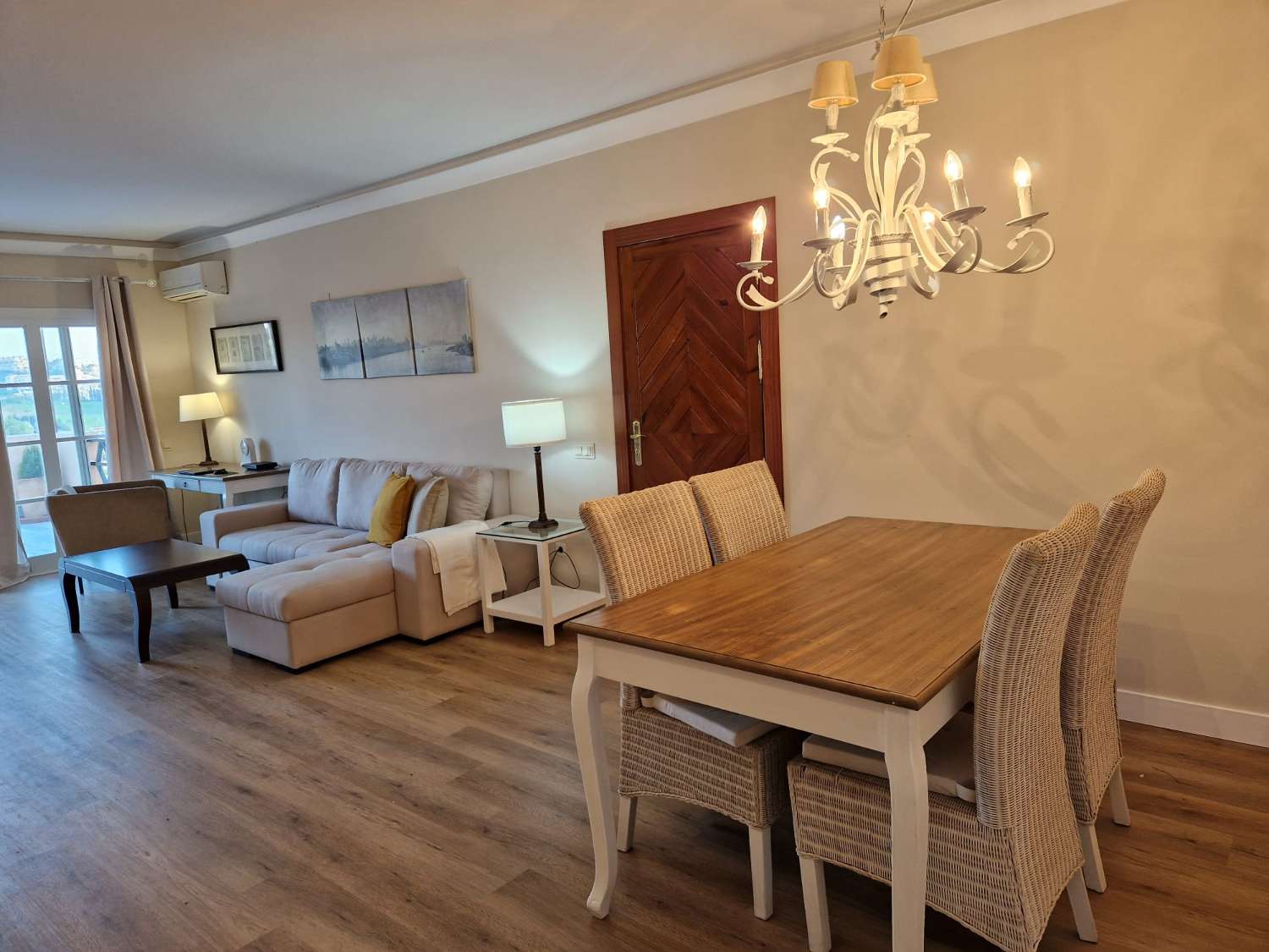 SE ALQUILA  DESDE  AHORA AL 30.5.26 y  DESDE 15/10/26 -30/5/27  BONITO ATICO EN MIJAS COSTA