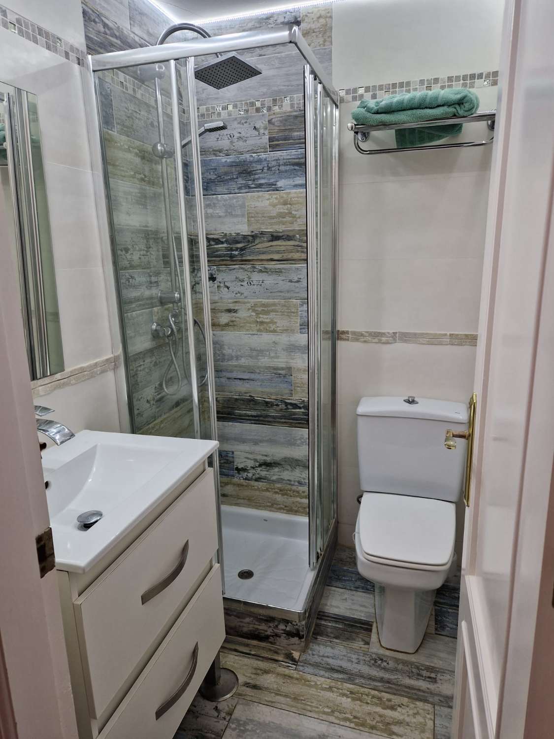 SE ALQUILA  DESDE  AHORA AL 30.5.26 y  DESDE 15/10/26 -30/5/27  BONITO ATICO EN MIJAS COSTA