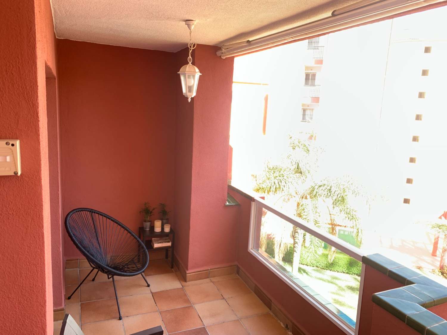SE ALQUILA DESDE AHORA  HASTA 31.05.26  Y DESDE 01/09/2026 HASTA 30/06/2027 BONITO APARTAMENTO CON VISTAS AL MAR  EN BENALMADENA