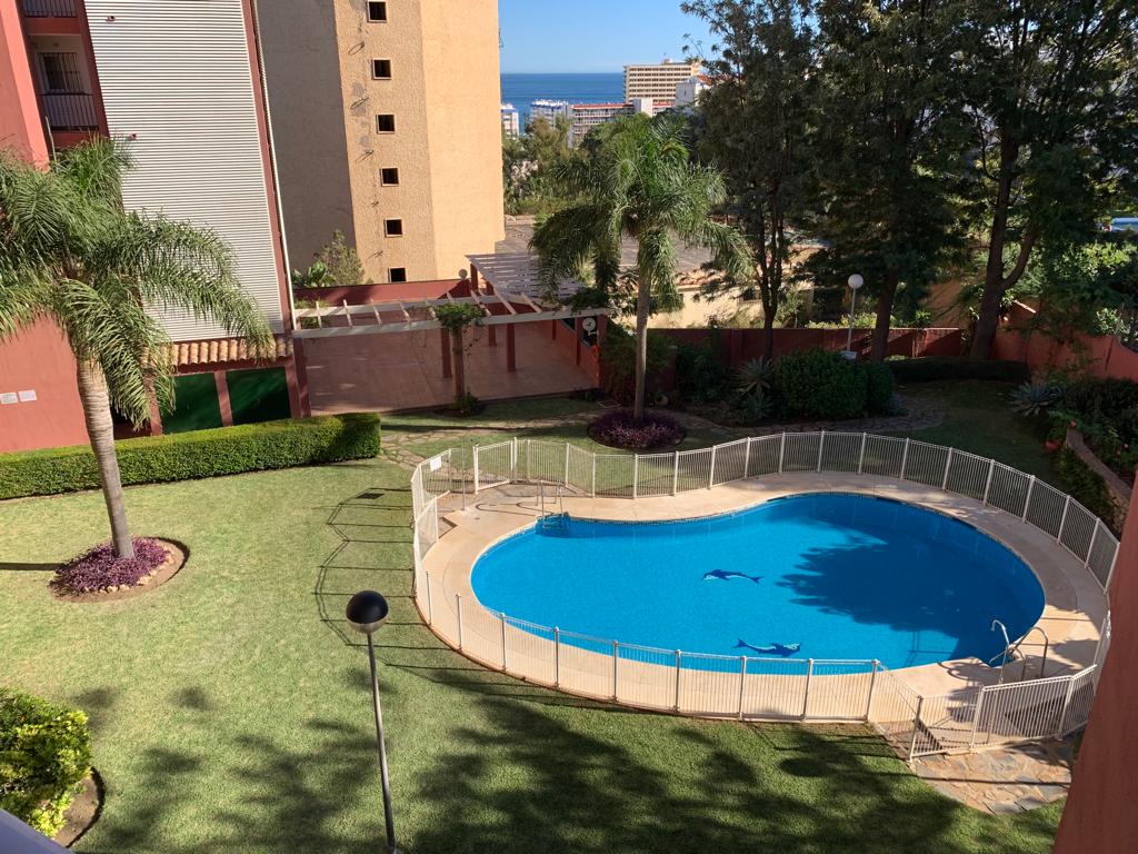 SE ALQUILA DESDE AHORA  HASTA 31.05.26  Y DESDE 01/09/2026 HASTA 30/06/2027 BONITO APARTAMENTO CON VISTAS AL MAR  EN BENALMADENA