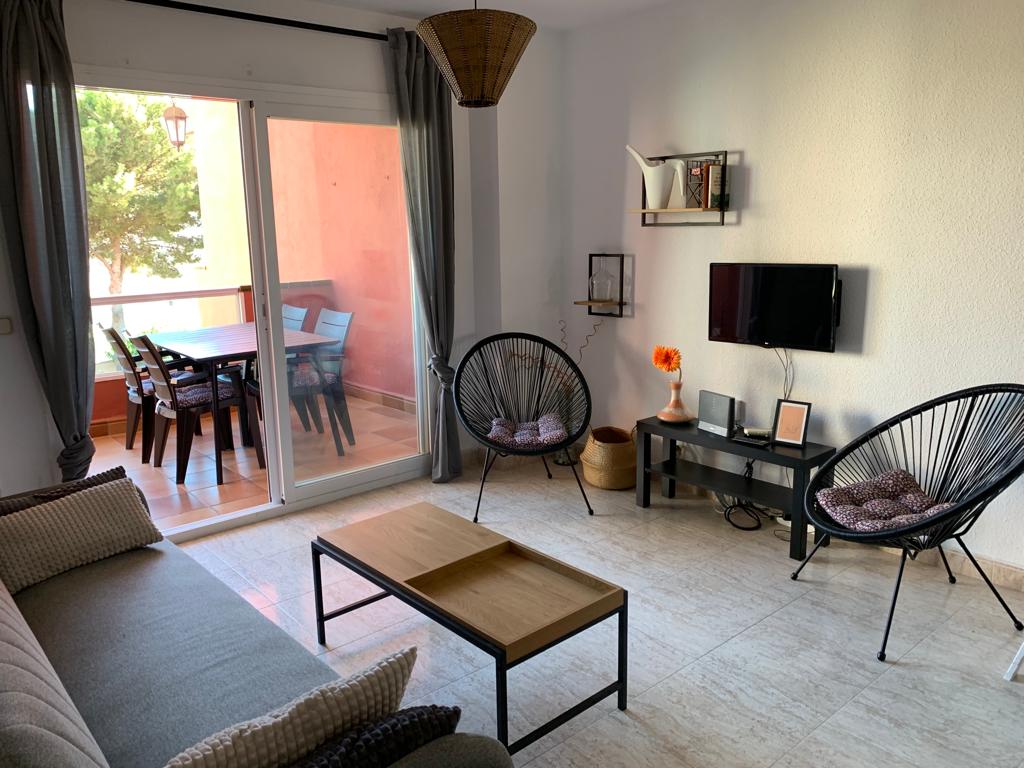 SE ALQUILA DESDE AHORA  HASTA 31.05.26  Y DESDE 01/09/2026 HASTA 30/06/2027 BONITO APARTAMENTO CON VISTAS AL MAR  EN BENALMADENA