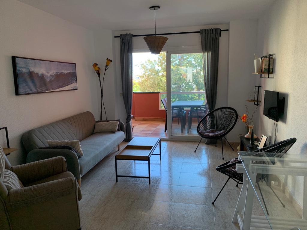 SE ALQUILA DESDE AHORA  HASTA 31.05.26  Y DESDE 01/09/2026 HASTA 30/06/2027 BONITO APARTAMENTO CON VISTAS AL MAR  EN BENALMADENA