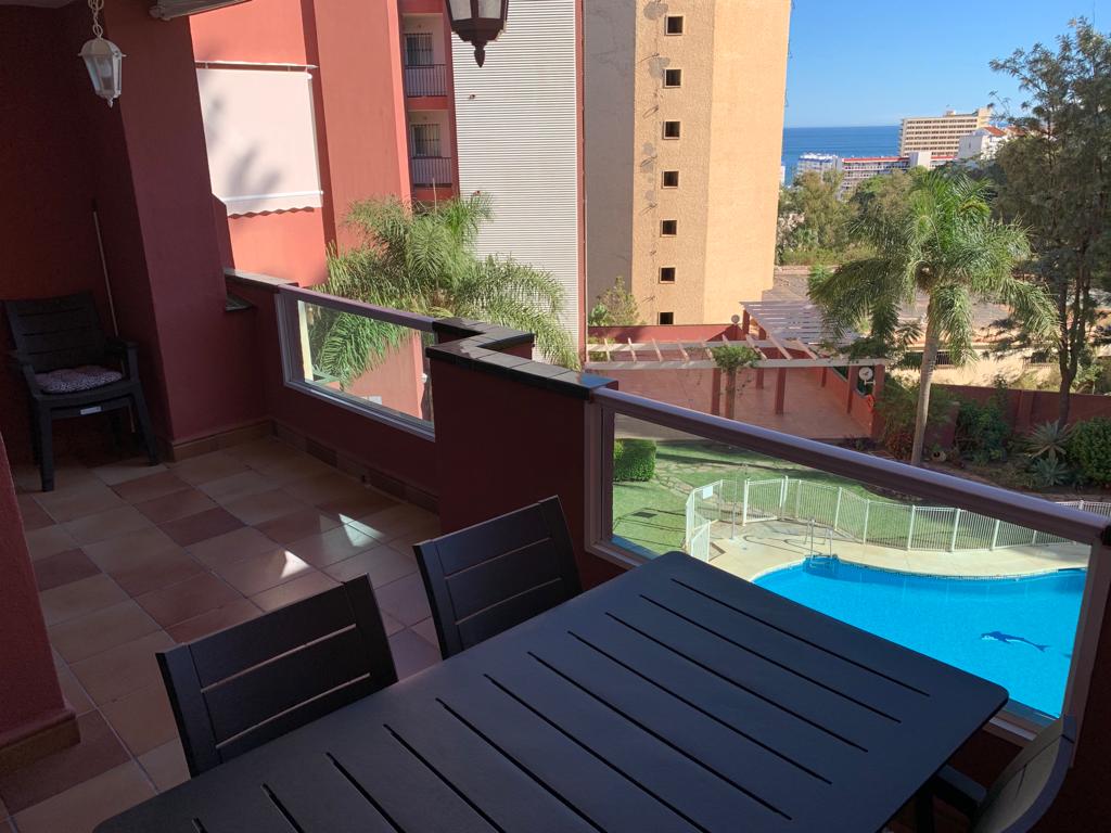 SE ALQUILA DESDE AHORA  HASTA 31.05.26  Y DESDE 01/09/2026 HASTA 30/06/2027 BONITO APARTAMENTO CON VISTAS AL MAR  EN BENALMADENA