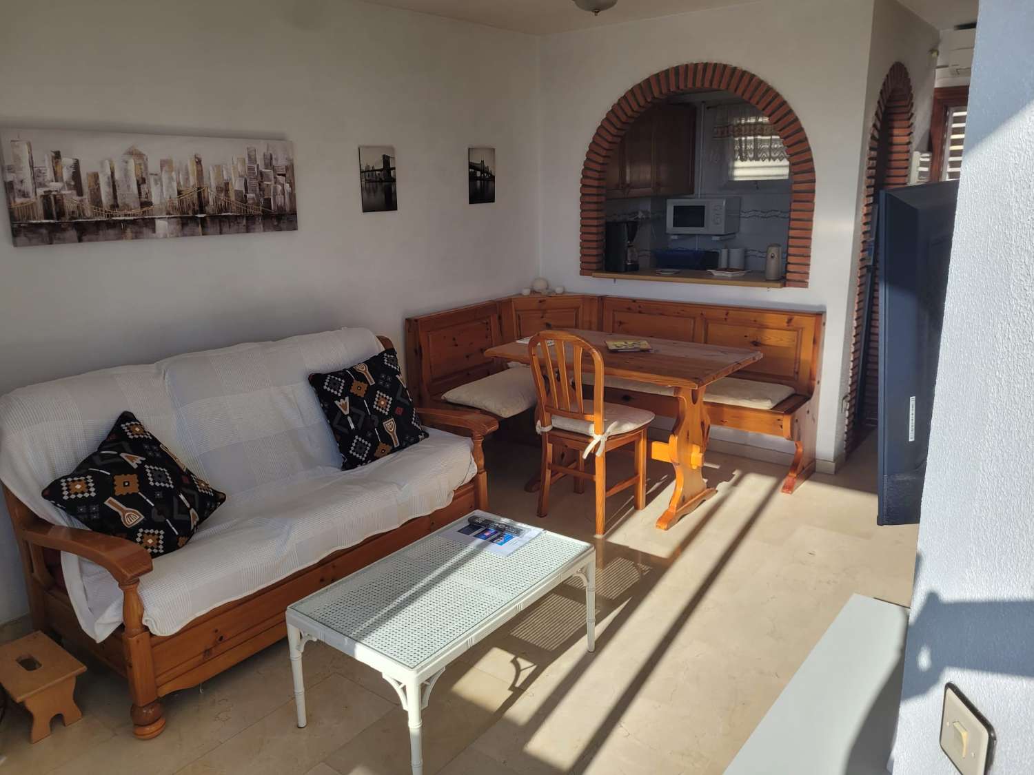 Se alquila desde 01.04.26 - 30.6.26 y desde 01/09/26-30/06/27 bonito apartamento con vistas al mar  en La Carihuela ( Torremolinos)