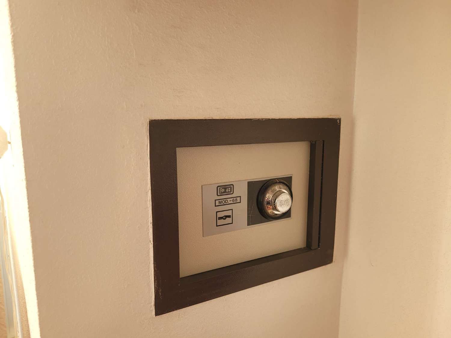 Se alquila desde 01.04.26 - 30.6.26 y desde 01/09/26-30/06/27 bonito apartamento con vistas al mar  en La Carihuela ( Torremolinos)