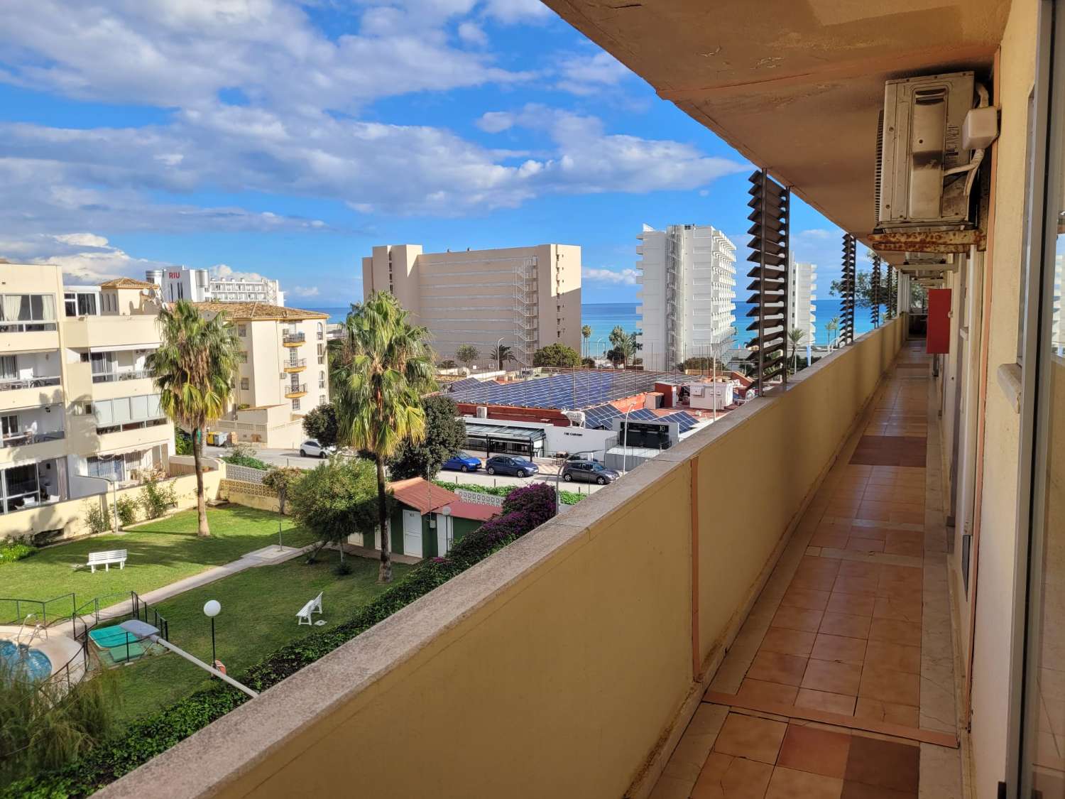 Se alquila desde 01.04.26 - 30.6.26 y desde 01/09/26-30/06/27 bonito apartamento con vistas al mar  en La Carihuela ( Torremolinos)