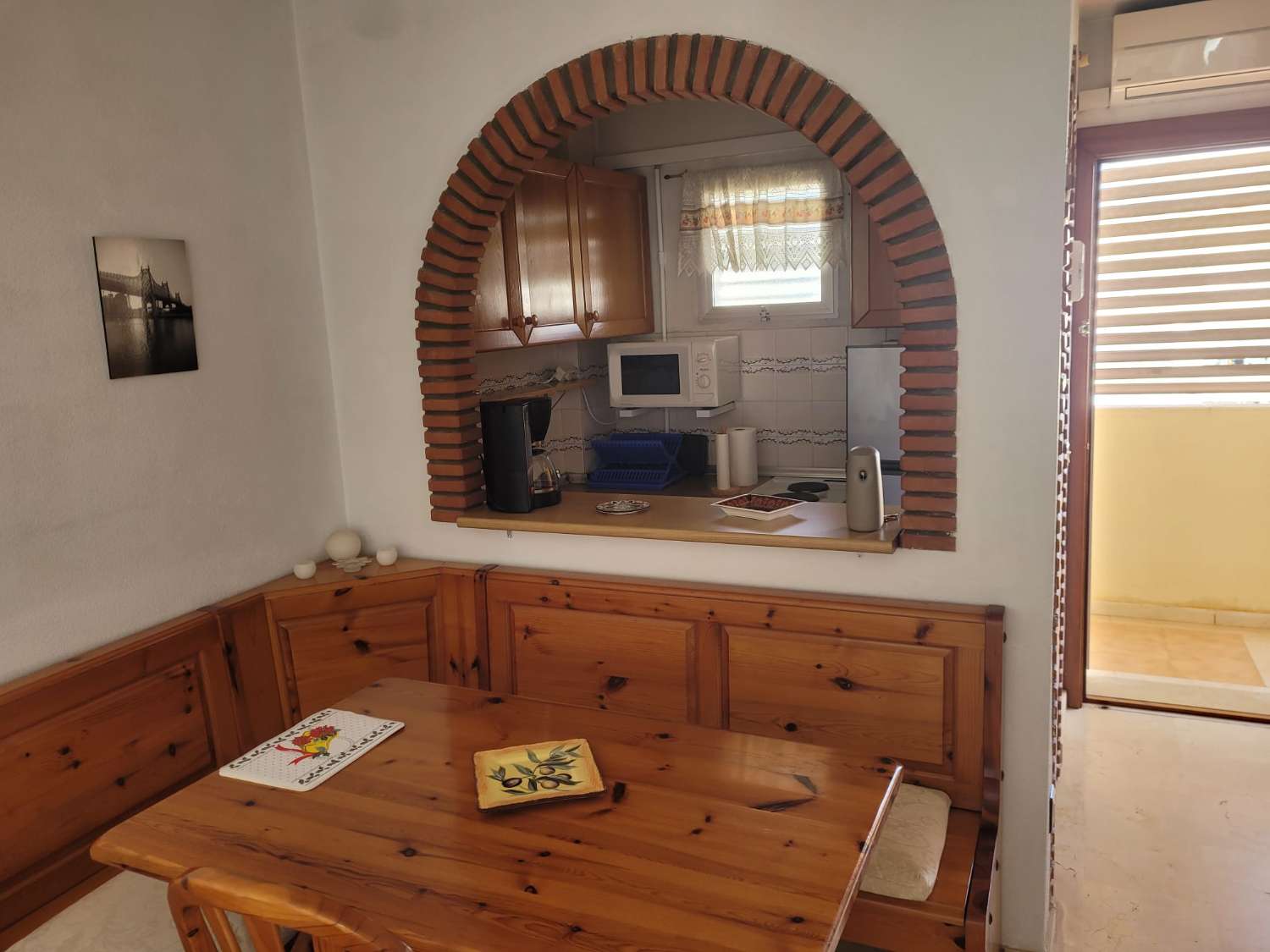 Se alquila desde 01.04.26 - 30.6.26 y desde 01/09/26-30/06/27 bonito apartamento con vistas al mar  en La Carihuela ( Torremolinos)