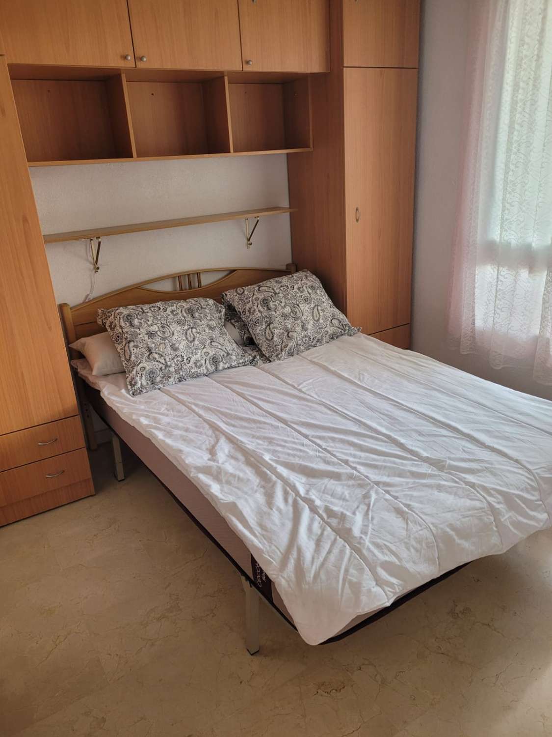 Se alquila desde 01.04.26 - 30.6.26 y desde 01/09/26-30/06/27 bonito apartamento con vistas al mar  en La Carihuela ( Torremolinos)