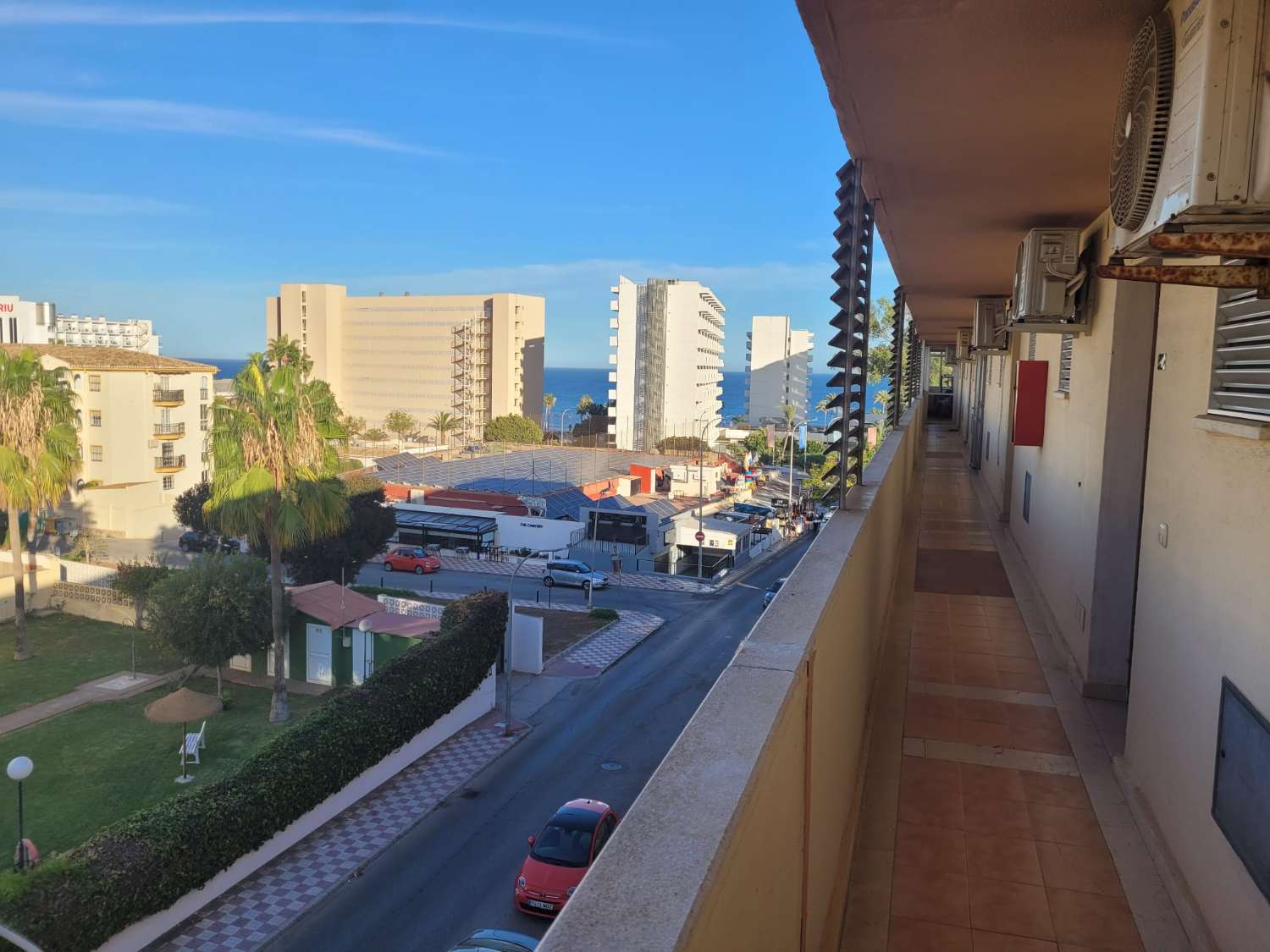 Se alquila desde 01.04.26 - 30.6.26 y desde 01/09/26-30/06/27 bonito apartamento con vistas al mar  en La Carihuela ( Torremolinos)