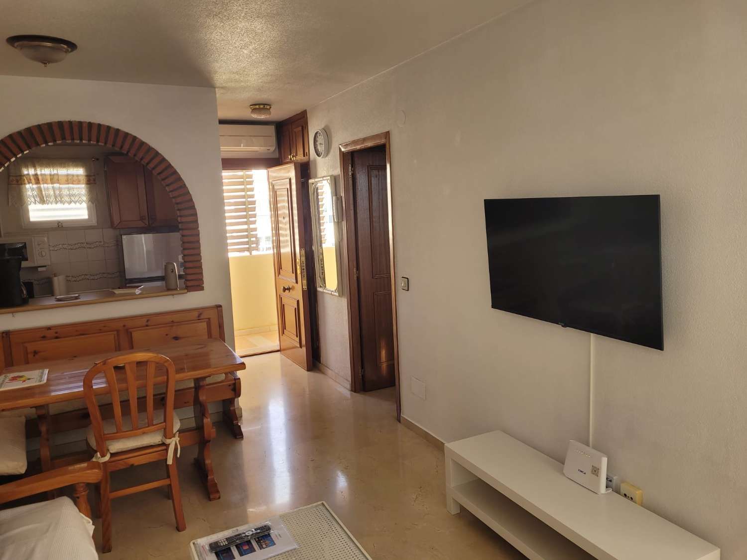 Se alquila desde 01.04.26 - 30.6.26 y desde 01/09/26-30/06/27 bonito apartamento con vistas al mar  en La Carihuela ( Torremolinos)