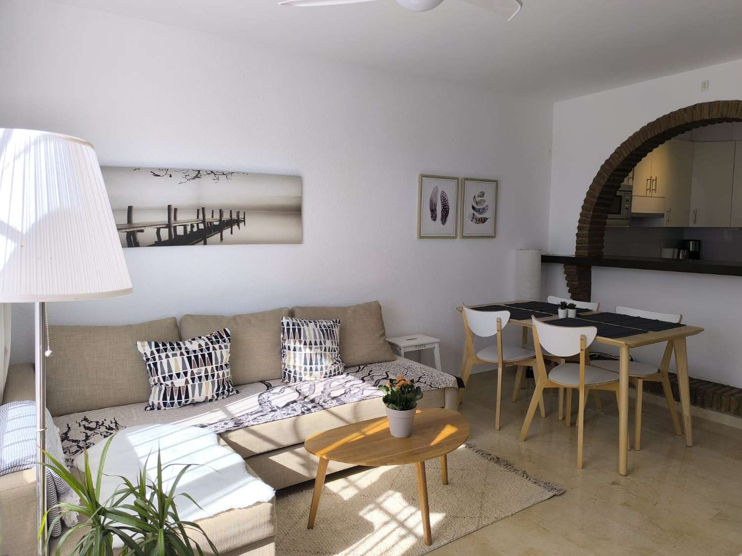 MEDIA TEMPORADA . SE ALQUILA DESDE 01/11/2026 HASTA 31.5.27 BONITO APARTAMENTO EN BENALMADENA COSTA