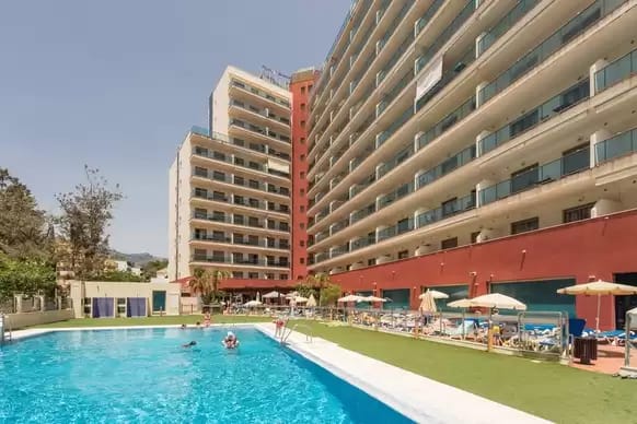 SE ALQUILA DESDE 22.4.26 - 20.6.26 BONITO APARTAMENTO CON VISTAS AL MAR  EN BENALMADENA