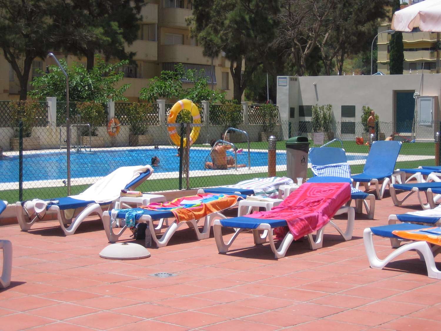 SE ALQUILA DESDE 22.4.26 - 20.6.26 BONITO APARTAMENTO CON VISTAS AL MAR  EN BENALMADENA