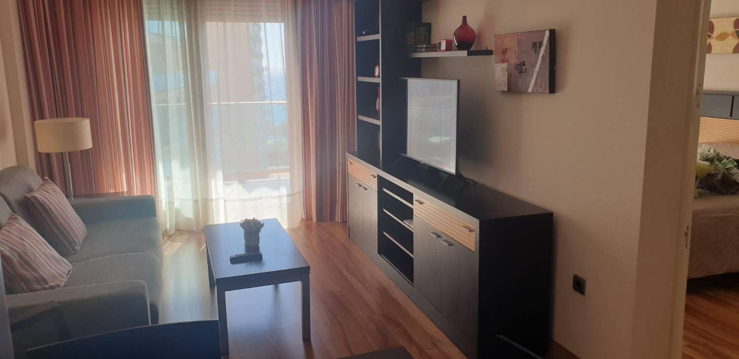 SE ALQUILA DESDE 22.4.26 - 20.6.26 BONITO APARTAMENTO CON VISTAS AL MAR  EN BENALMADENA